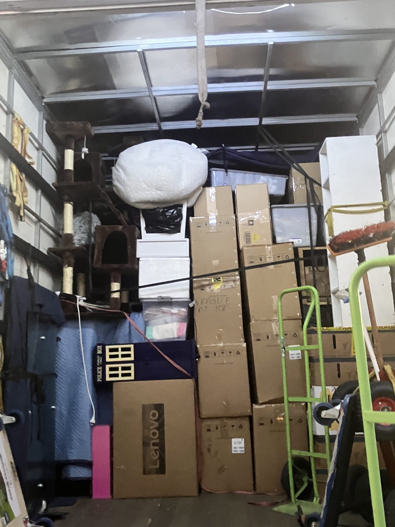12 tonne moving truck fully loaded for a 4 to 5 bedroom Melbourne house move