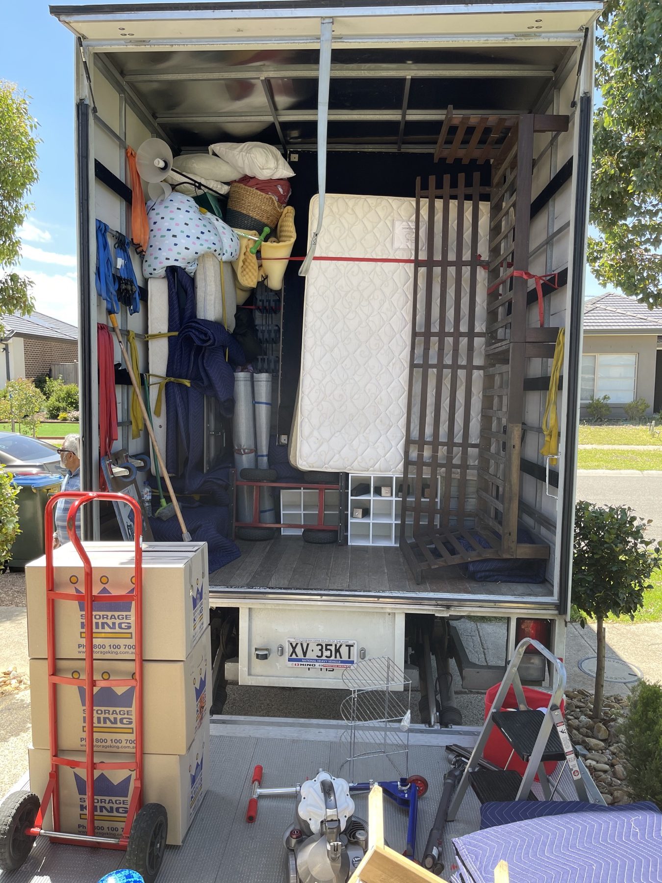 12 tonne JD Movers truck loaded for an affordable Tarneit to Truganina Melbourne home move quote case