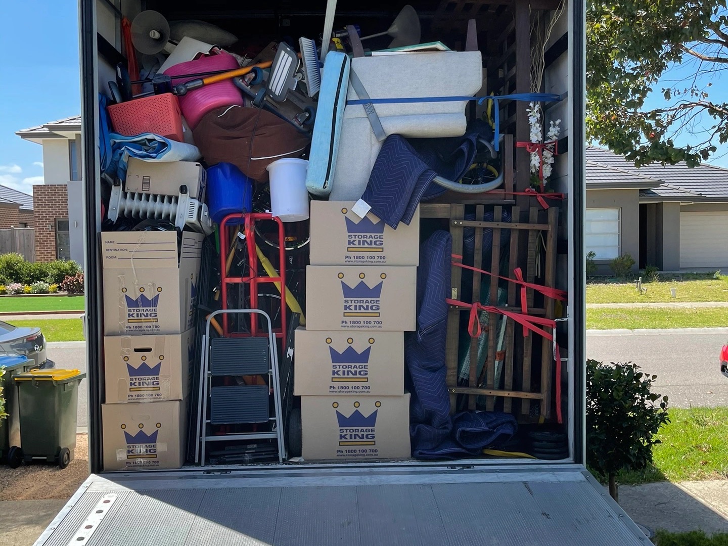12 tonne JD Movers truck fully loaded for an eastern suburbs Melbourne family home move
