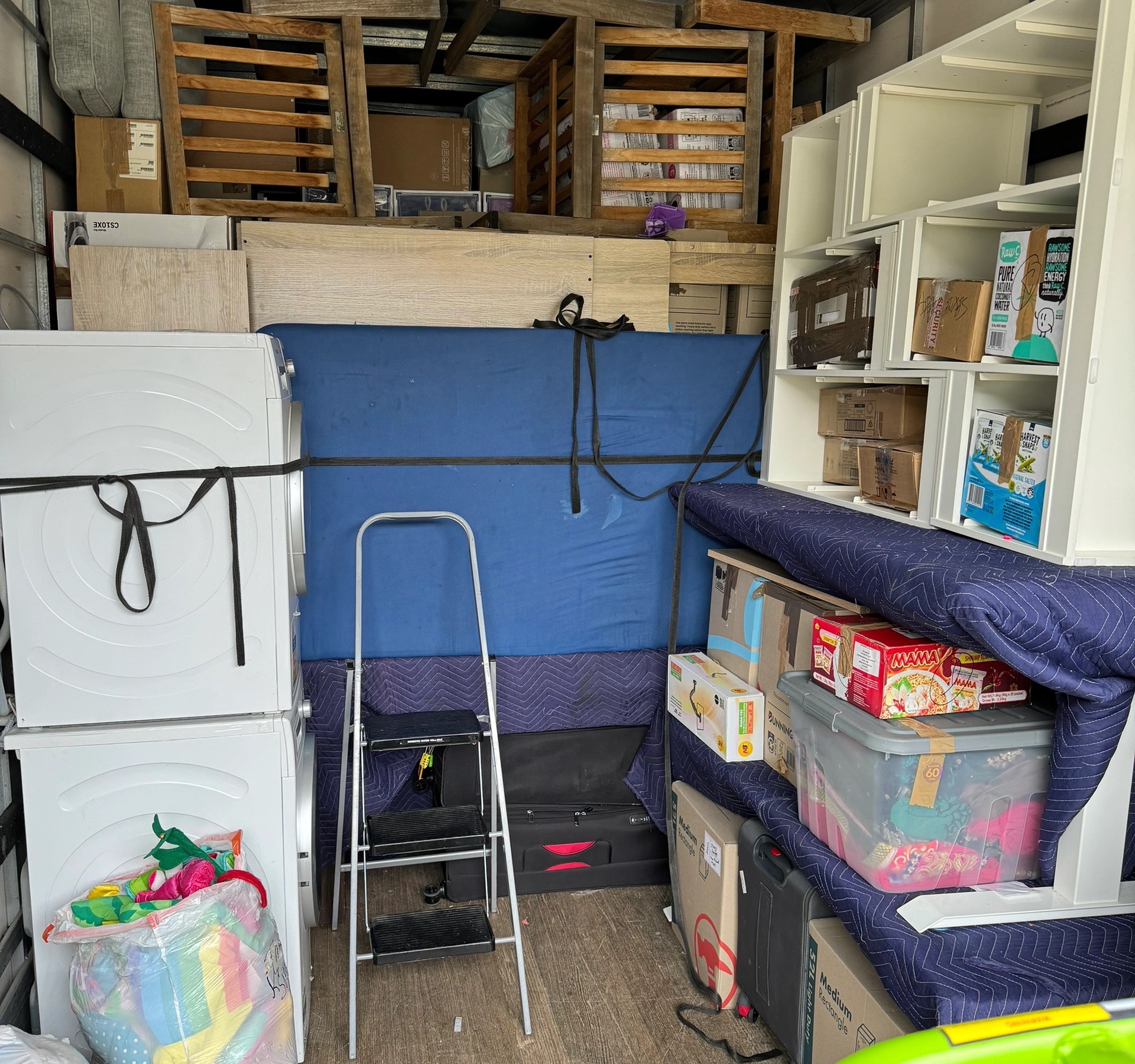 12 tonne JD Movers truck loaded with household furniture boxes and whitegoods for a Templestowe to Rosanna family home move
