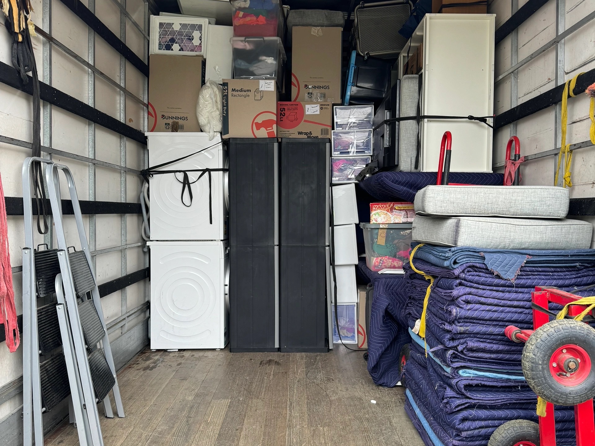 12 tonne JD Movers truck loaded with furniture and whitegoods for a Wantirna South to Glen Waverley Melbourne house move